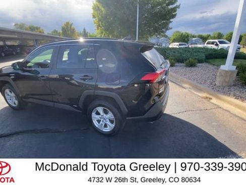 Used 2021 Toyota RAV4 XLE w/ Convenience Package AWD/4WD image 6