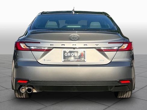 Used 2026 Toyota Camry SE w/ Convenience Package FWD image 5