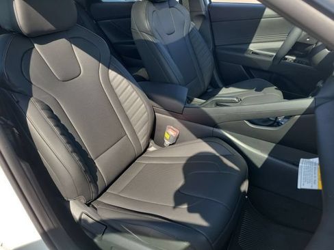 New 2026 Hyundai Elantra SEL Sport FWD image 23
