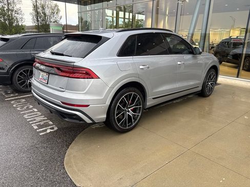 Used 2019 Audi Q8 Prestige w/ Luxury Package AWD/4WD image 3
