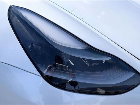 Used 2022 Tesla Model 3 Long Range AWD/4WD image 28