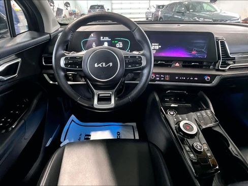 Used 2023 Kia Sportage EX w/ EX Premium Package image 17