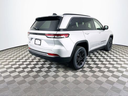 New 2026 Jeep Grand Cherokee Altitude AWD/4WD image 10
