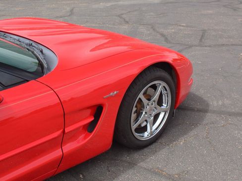 Used 1999 Chevrolet Corvette Convertible w/ Memory Pkg RWD image 38