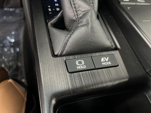 Used 2022 Lexus ES 300h w/ Accessory Package FWD image 33