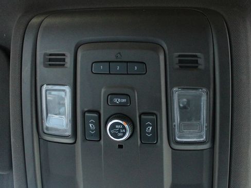 Used 2021 Chevrolet Suburban Z71 w/ Z71 Off-Road Package AWD/4WD image 26