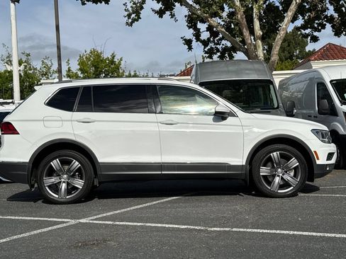 Used 2020 Volkswagen Tiguan SEL FWD image 3