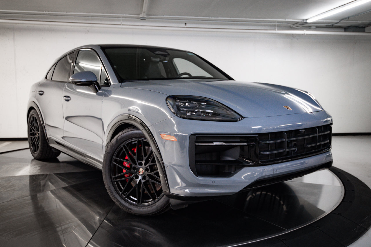 Certified 2026 Porsche Cayenne GTS AWD/4WD image 9