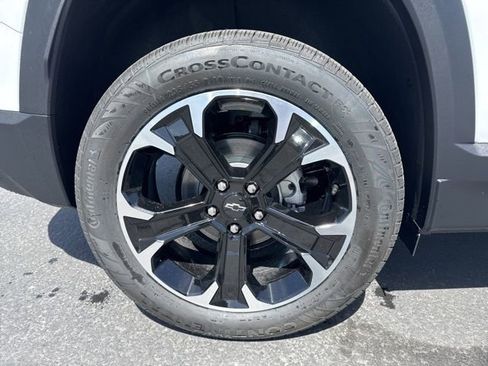 New 2026 Chevrolet Equinox LT w/ Convenience Package II AWD/4WD image 9