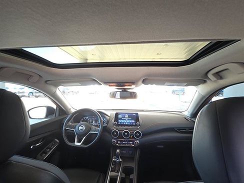Used 2021 Nissan Sentra SR w/ SR Premium Package FWD image 13