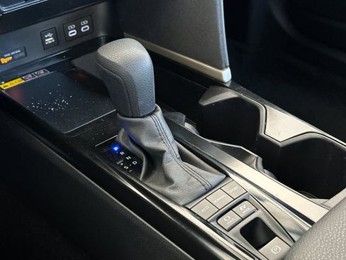 Used 2025 Toyota Camry LE image 18