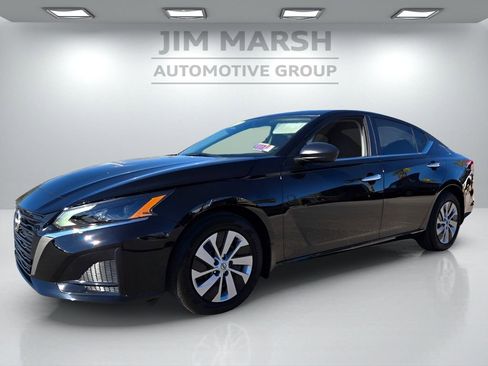 Used 2025 Nissan Altima 2.5 S image 2