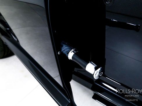 Used 2026 Rolls-Royce Cullinan image 28