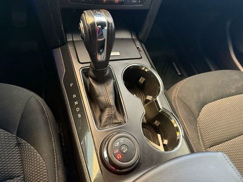 Used 2018 Ford Explorer XLT image 13