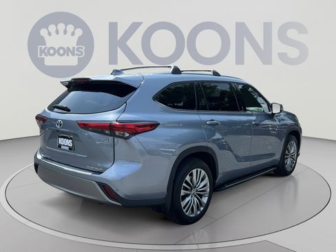 Used 2023 Toyota Highlander Platinum AWD/4WD image 7