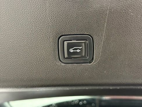 Used 2021 Chevrolet Traverse RS image 4