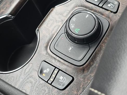 Used 2023 GMC Acadia Denali w/ Denali Technology Package image 45