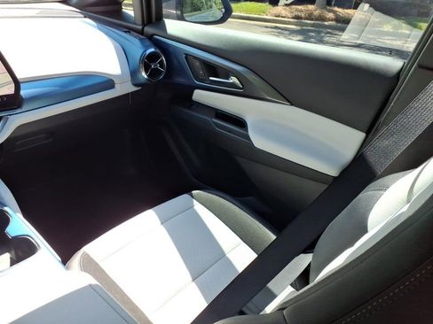 Certified 2025 Chevrolet Equinox EV LT FWD image 24