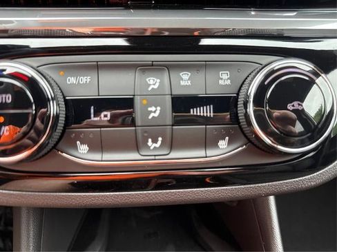 New 2026 Buick Envista Sport Touring w/ Convenience I Package FWD image 18