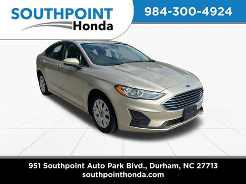 Used 2019 Ford Fusion S FWD image 1