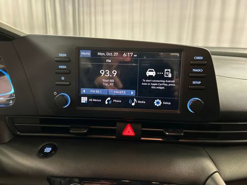 Used 2025 Hyundai Elantra Sport image 15