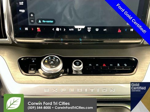 Certified 2025 Ford Expedition Max Platinum image 9