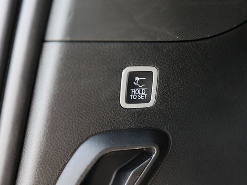 Used 2022 Jeep Wagoneer Series III w/ Flexible Seating Group image 18