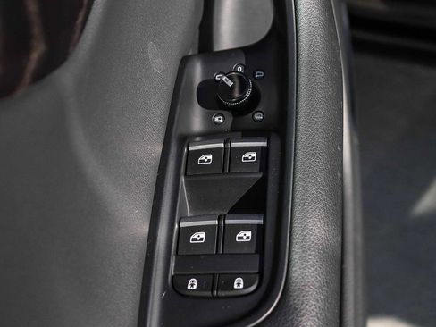 Used 2022 Audi Q8 Premium Plus image 28