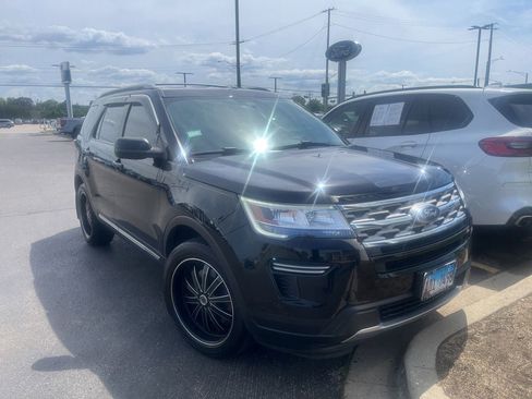 Used 2018 Ford Explorer XLT AWD/4WD image 1