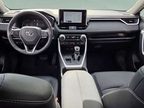 Used 2024 Toyota RAV4 XLE Premium image 24