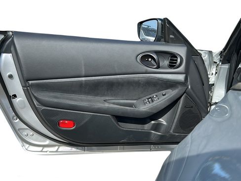 Used 2025 Nissan Z Performance w/ Floor Mat Package RWD image 19