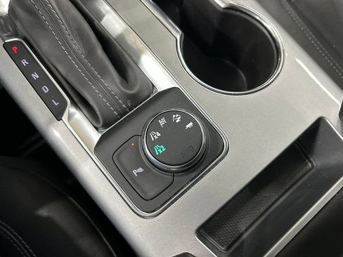 Used 2019 Chevrolet Blazer LT w/ Sun and Wheels Package AWD/4WD image 22