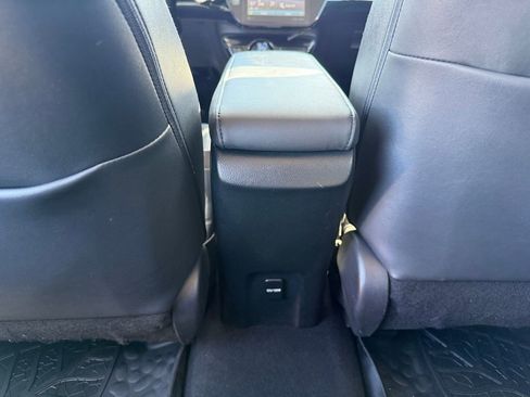 Used 2018 Toyota Prius Prime Premium image 23