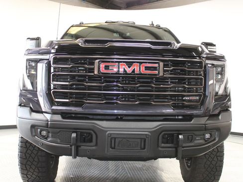 Used 2025 GMC Sierra 2500 AT4X w/ AT4X AEV Edition AWD/4WD image 2