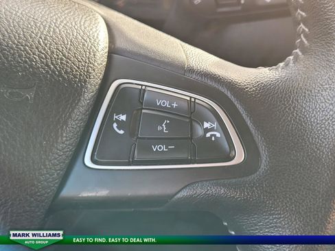 Certified 2022 Ford EcoSport SES image 13