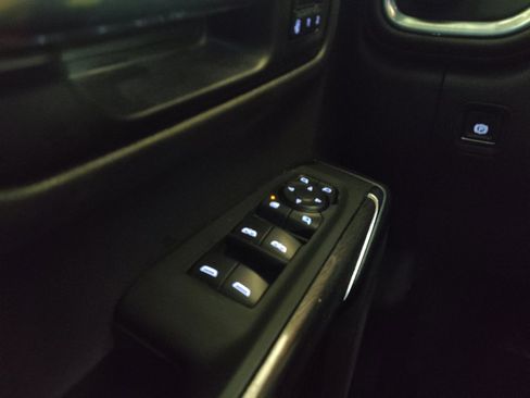 Used 2021 Chevrolet Silverado 1500 LTZ RWD image 27