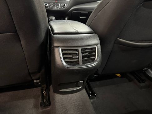 Used 2023 Chevrolet Malibu LT FWD image 25