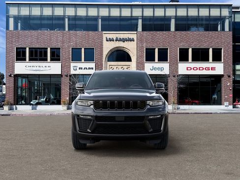 New 2026 Jeep Grand Cherokee Limited w/ Limited Altitude Package AWD/4WD image 6