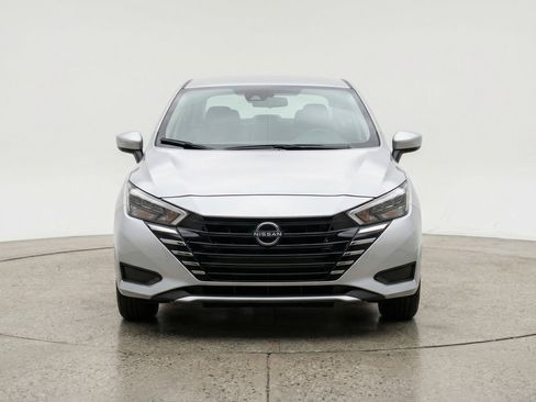 Used 2025 Nissan Versa SV image 2