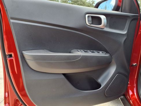 New 2025 Hyundai Venue SEL image 10