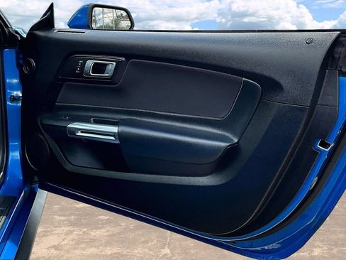 Used 2020 Ford Mustang Coupe RWD image 25