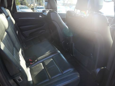 Used 2018 Jeep Grand Cherokee Limited image 26