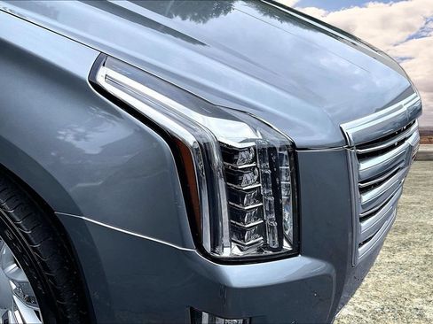Used 2020 Cadillac Escalade Platinum RWD image 33