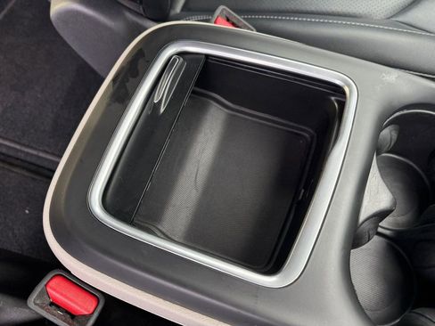 Used 2024 Chrysler Pacifica Touring-L image 25