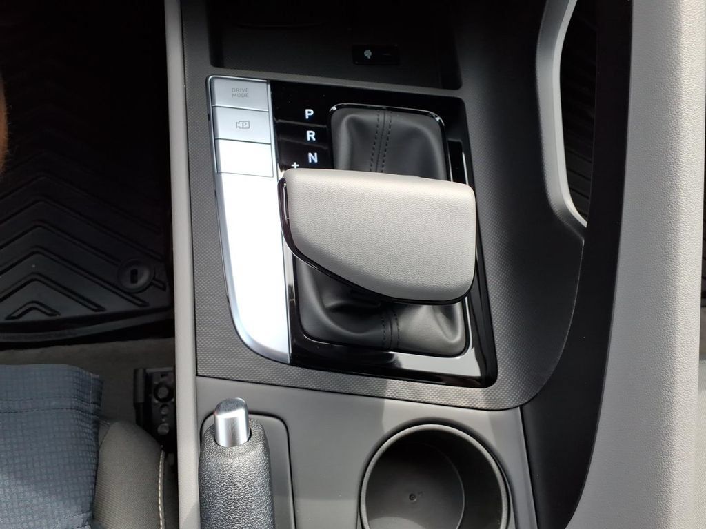 Certified 2026 Hyundai Elantra Sport FWD image 22