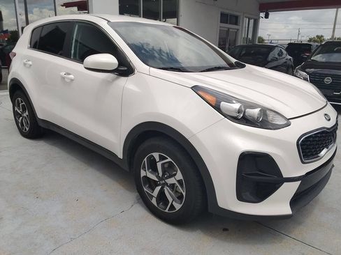 Used 2021 Kia Sportage LX image 2