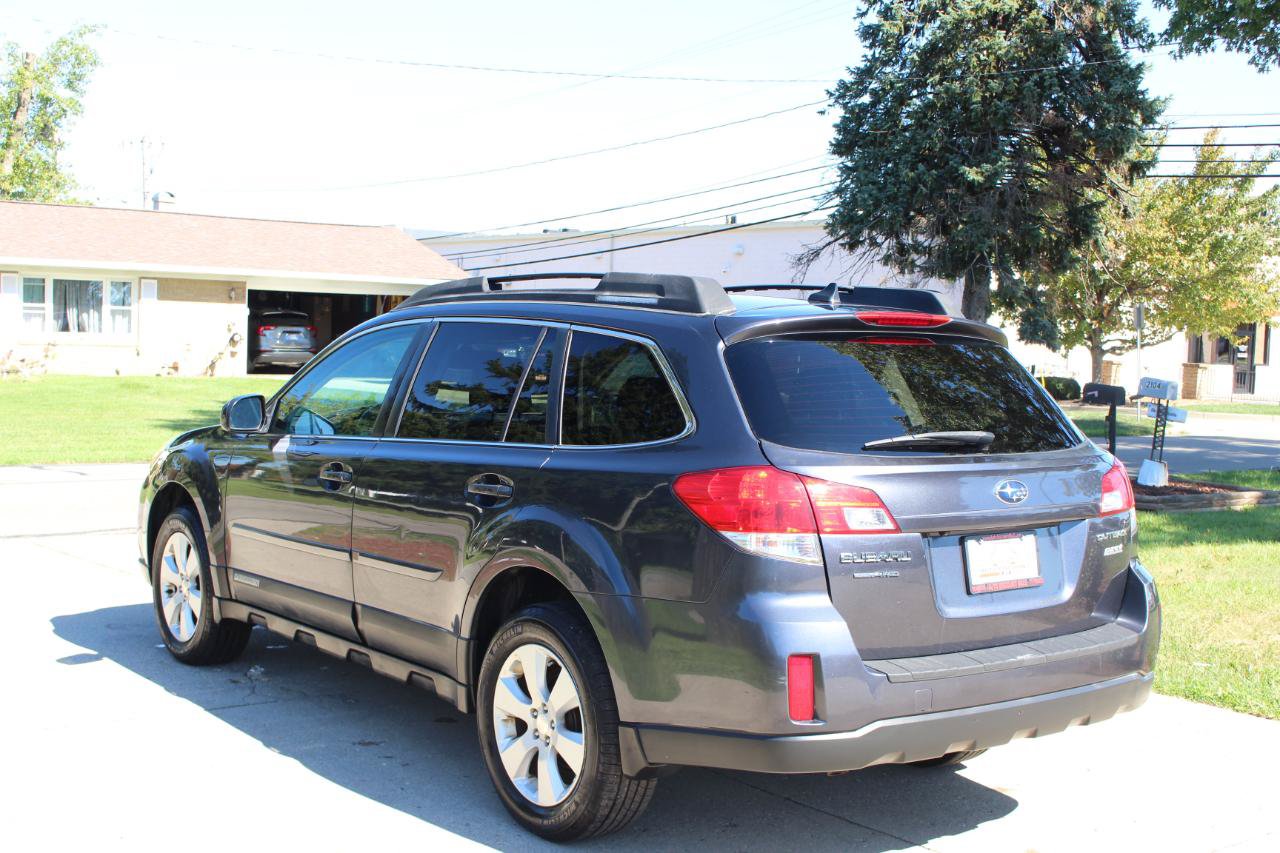 Used 2011 Subaru Outback 2.5i Limited AWD/4WD image 7