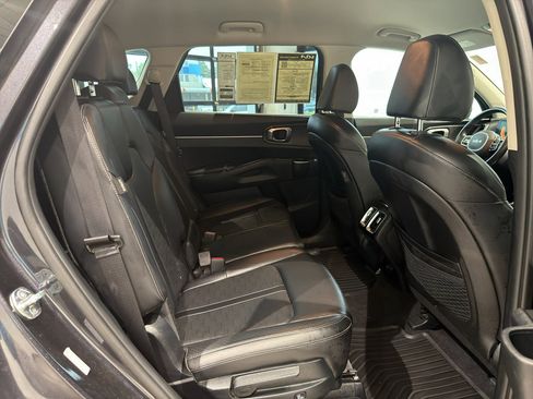 Certified 2025 Kia Sorento S FWD image 22