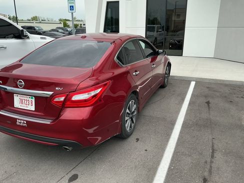 Used 2017 Nissan Altima 2.5 SV FWD image 3