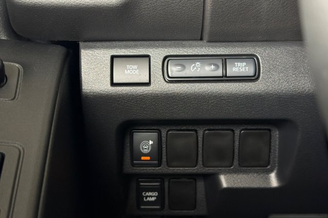 Used 2025 Nissan Frontier Pro-X RWD image 31